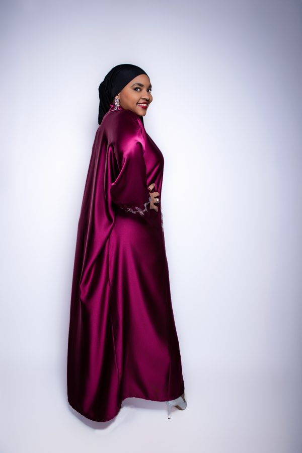 Abaya fluide et élégante