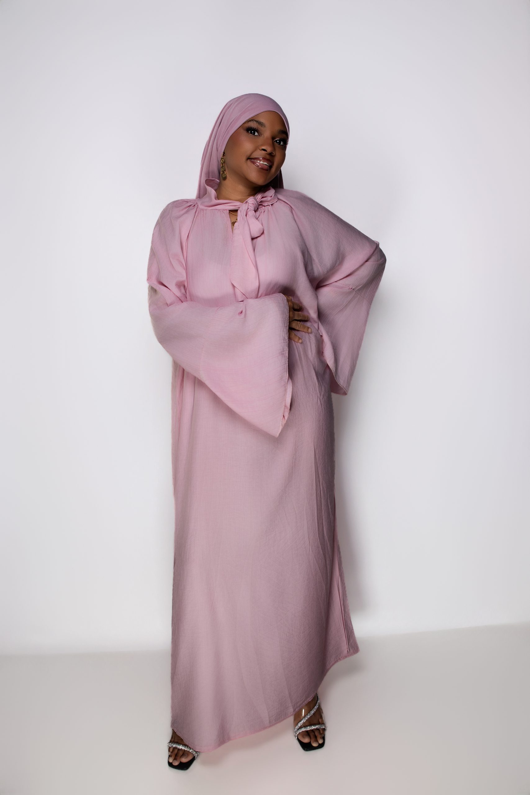 Robe stylée avec col tombé Raffinement Absolu
