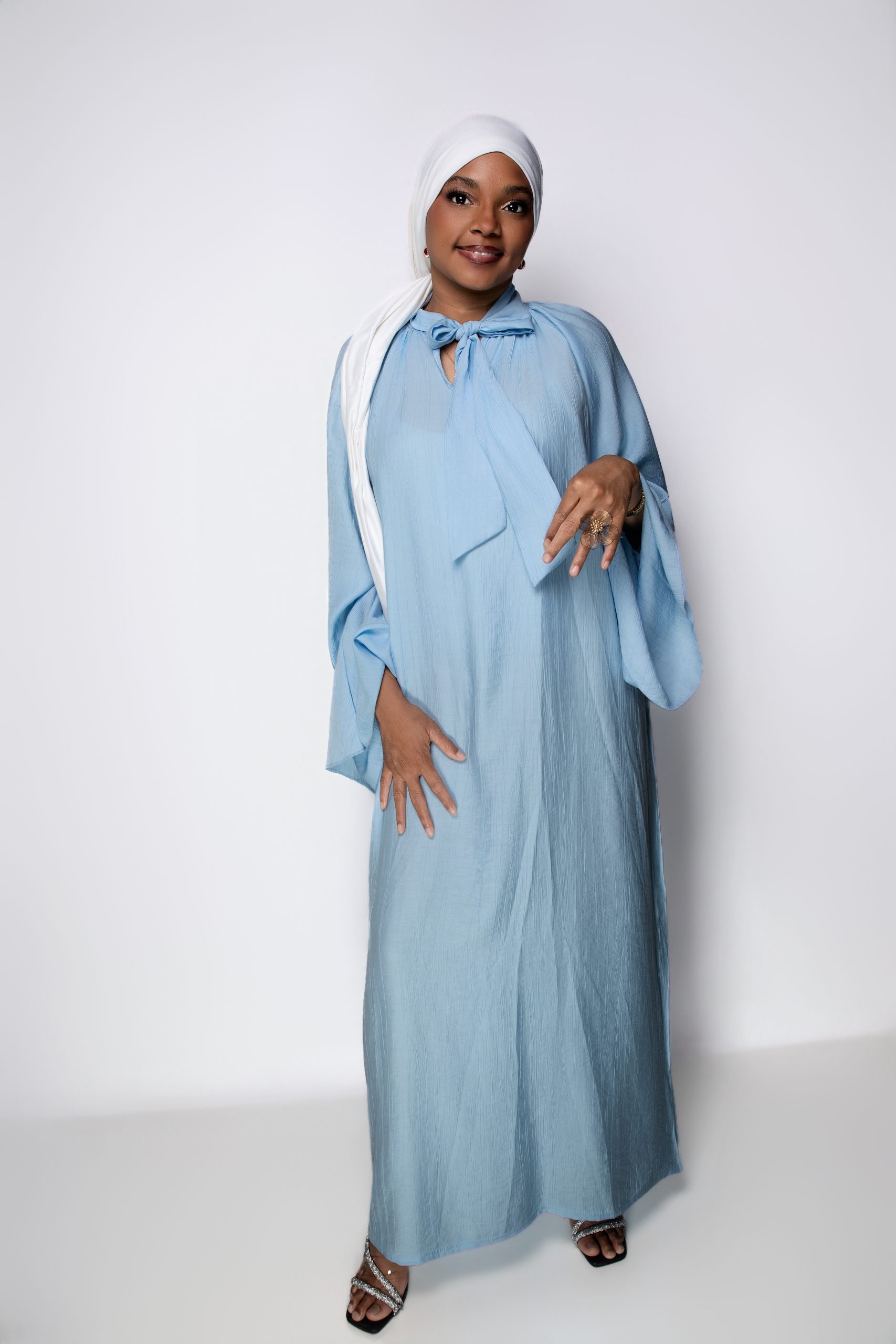 Robe stylée avec col tombé Raffinement Absolu – Image 4