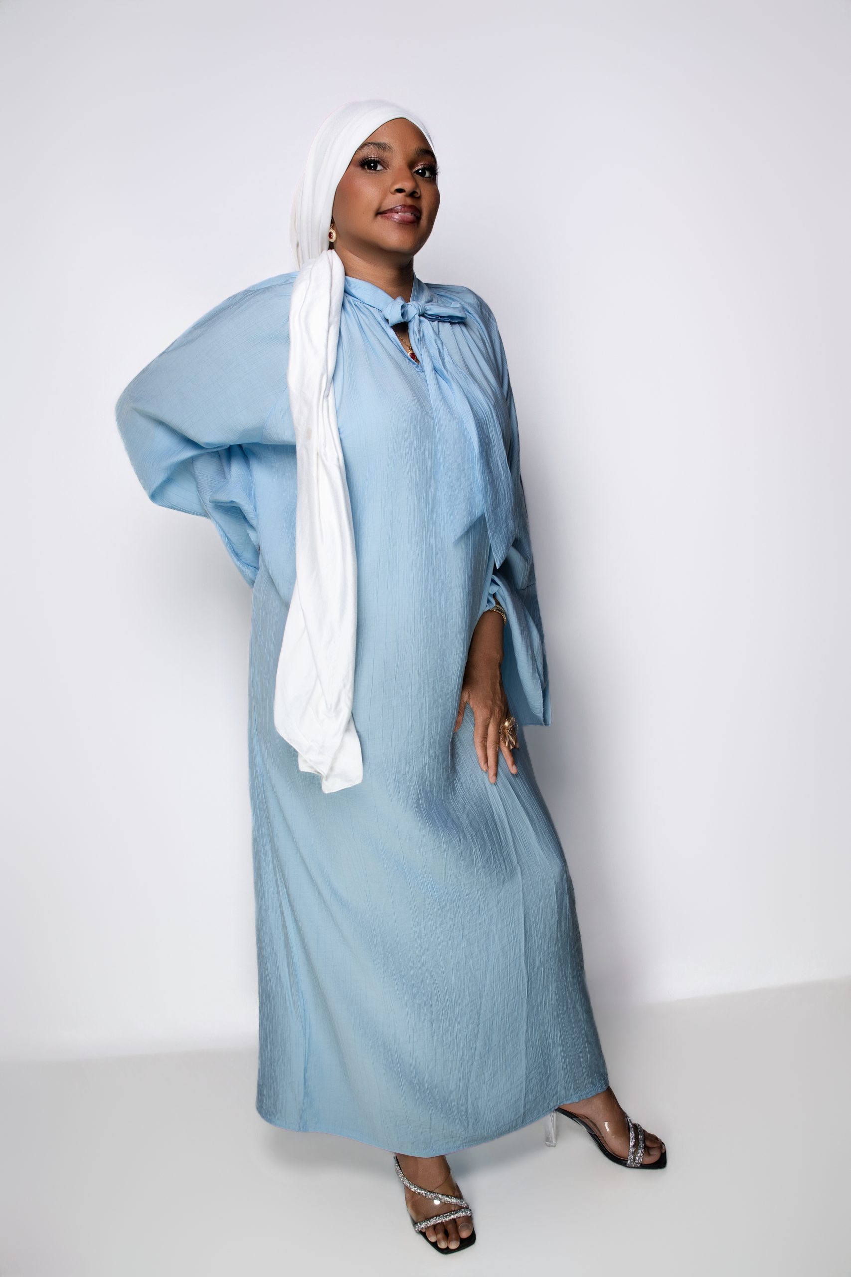Robe stylée avec col tombé Raffinement Absolu – Image 5